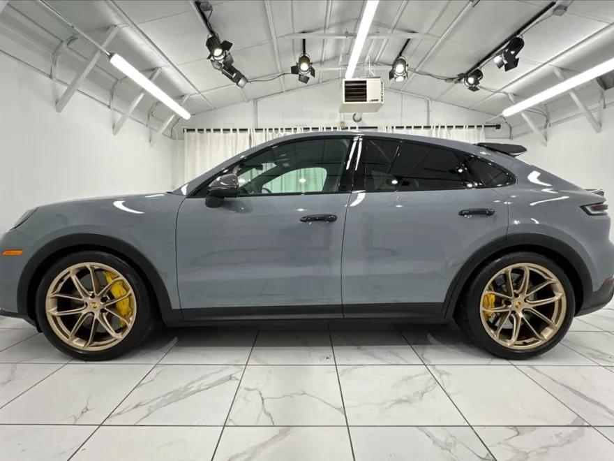 2024 Porsche Cayenne Turbo GT Coupe photo 2
