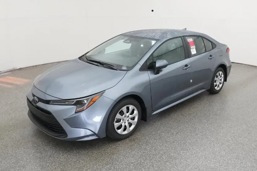 2025 Toyota Corolla LE photo 1