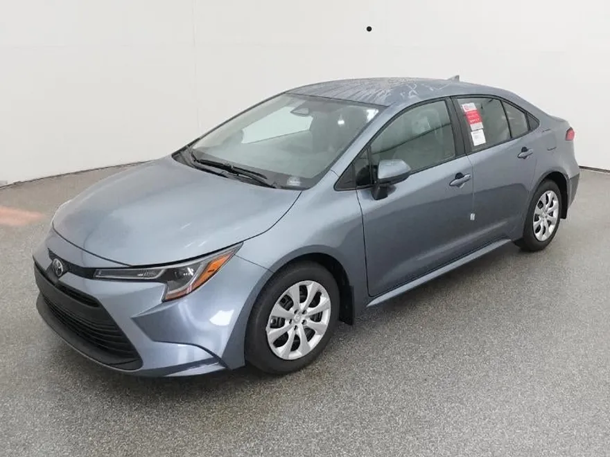2025 Toyota Corolla LE photo 1