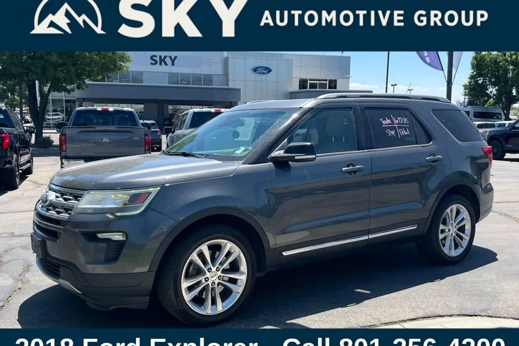 2018 Ford Explorer XLT photo 1