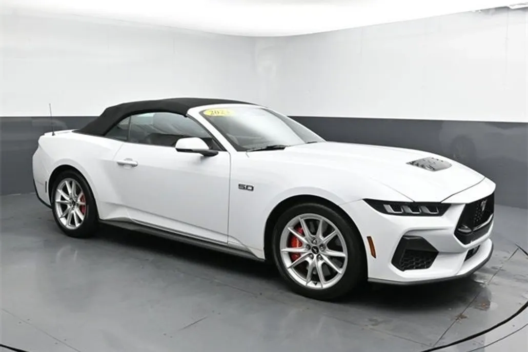 2024 Ford Mustang GT Premium photo 1