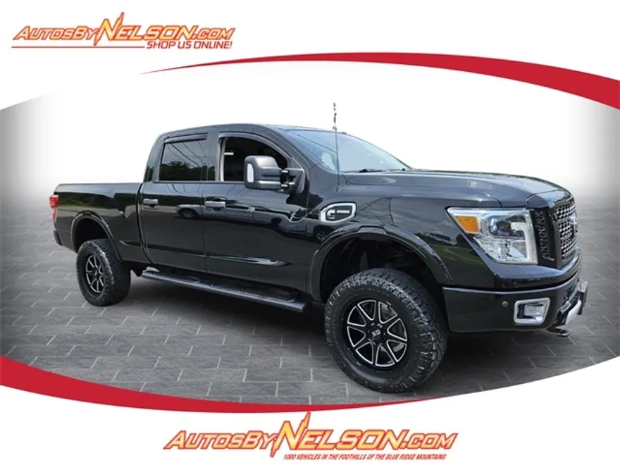 2017 Nissan Titan PRO-4X photo 1