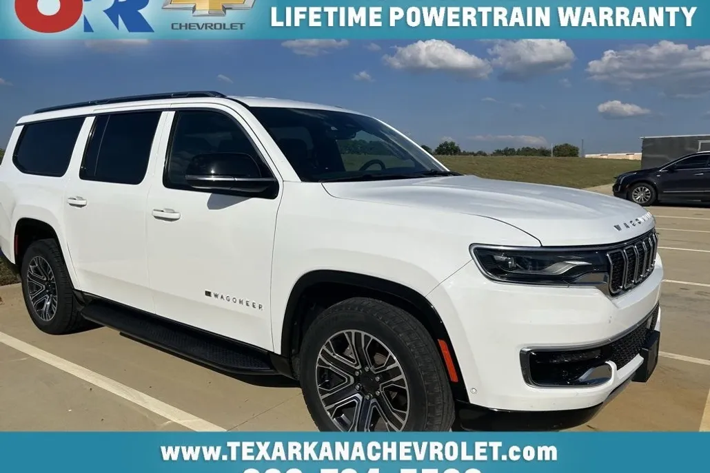 2023 Jeep Wagoneer L Series II photo 1