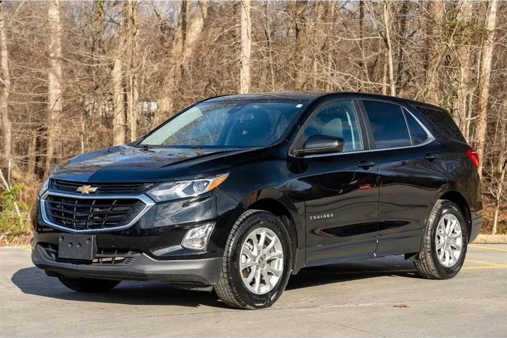 2021 Chevrolet Equinox LT photo 1