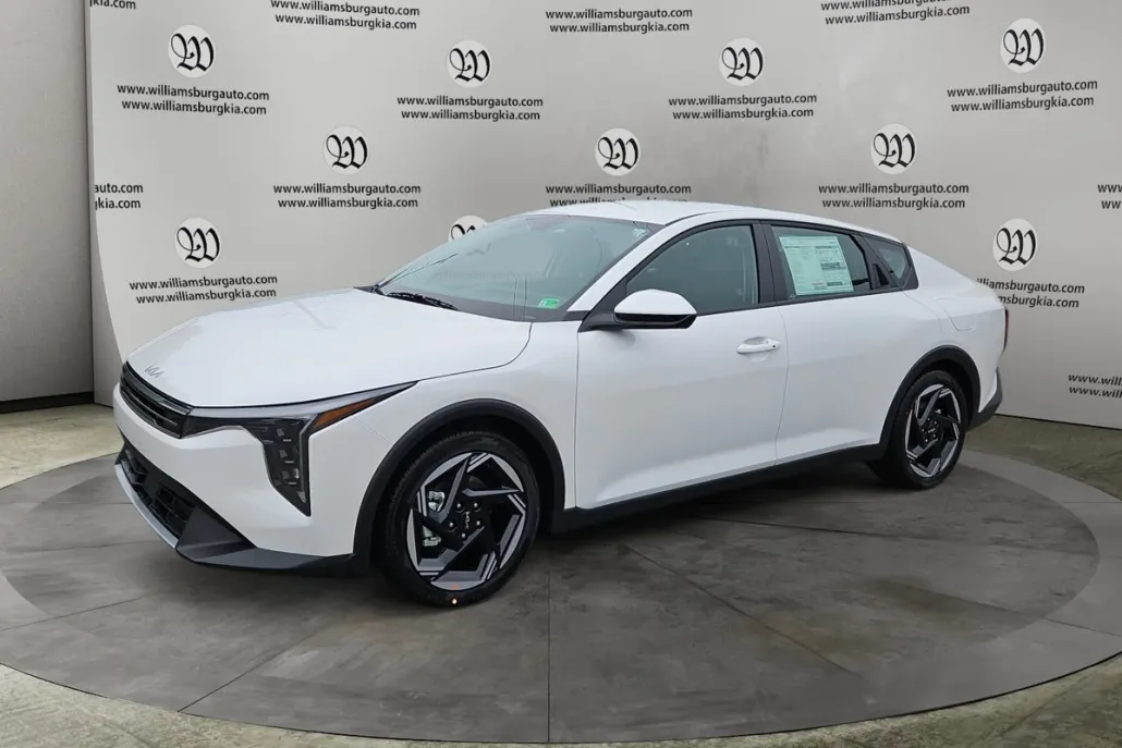 2025 Kia K4 EX photo 1