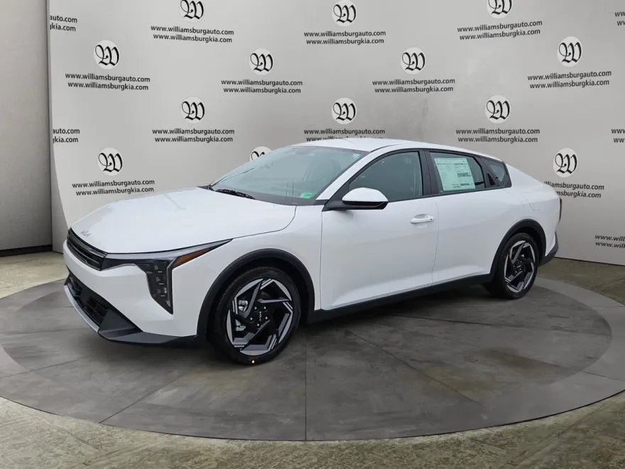 2025 Kia K4 EX photo 1
