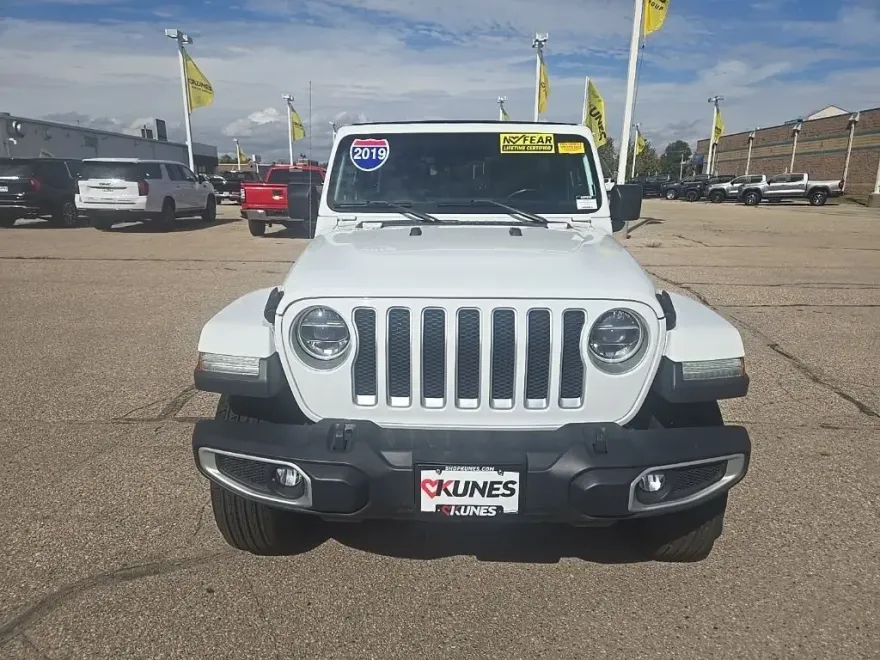 2019 Jeep Wrangler Unlimited Sahara photo 1