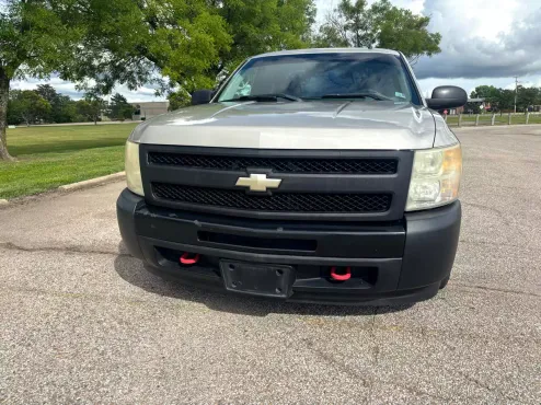 2009 Chevrolet Silverado 1500 Work Truck photo 4