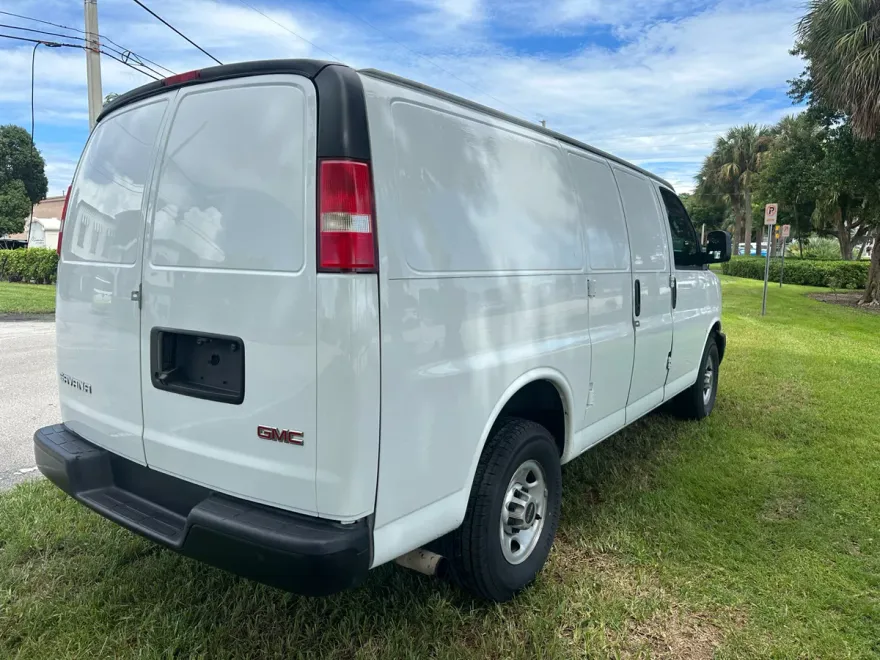2020 Gmc Savana 2500 Cargo photo 1