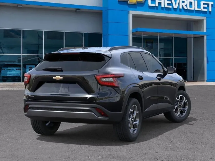 2025 Chevrolet Trax LT photo 1