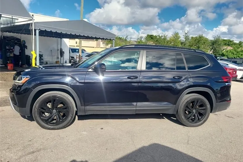 2022 Volkswagen Atlas SE Technology photo 1