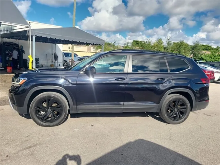 2022 Volkswagen Atlas SE Technology photo 1