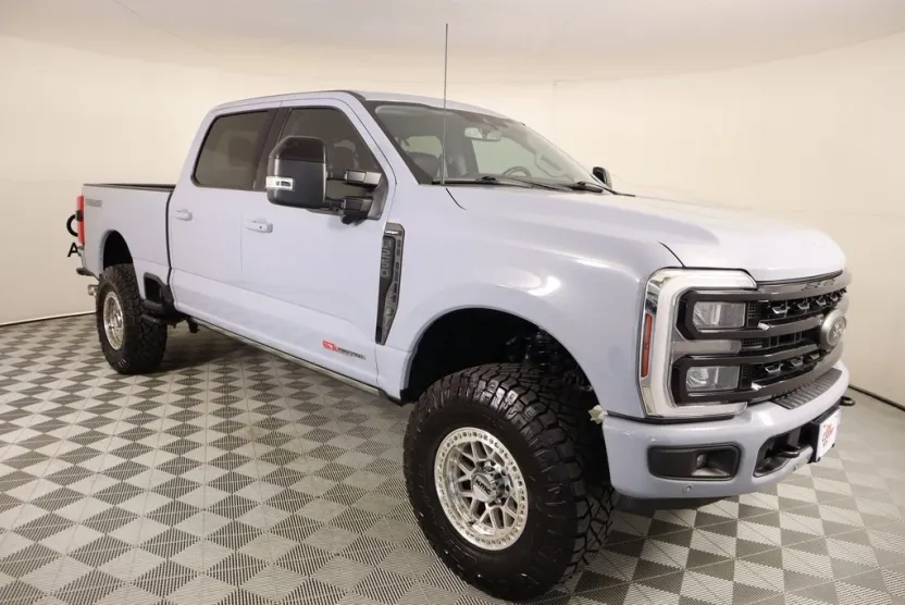 2024 Ford F-250 Lariat photo 1