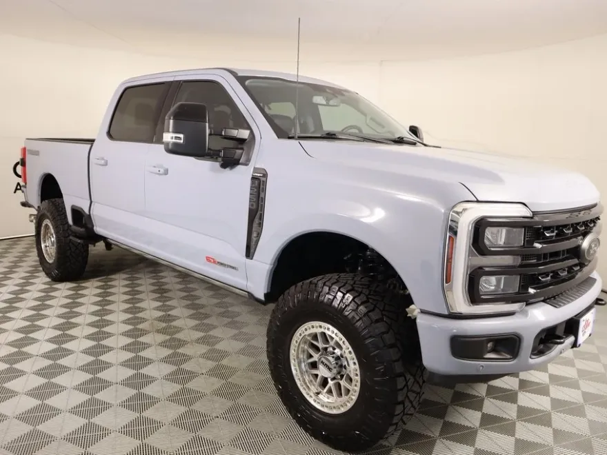 2024 Ford F-250 Lariat photo 1