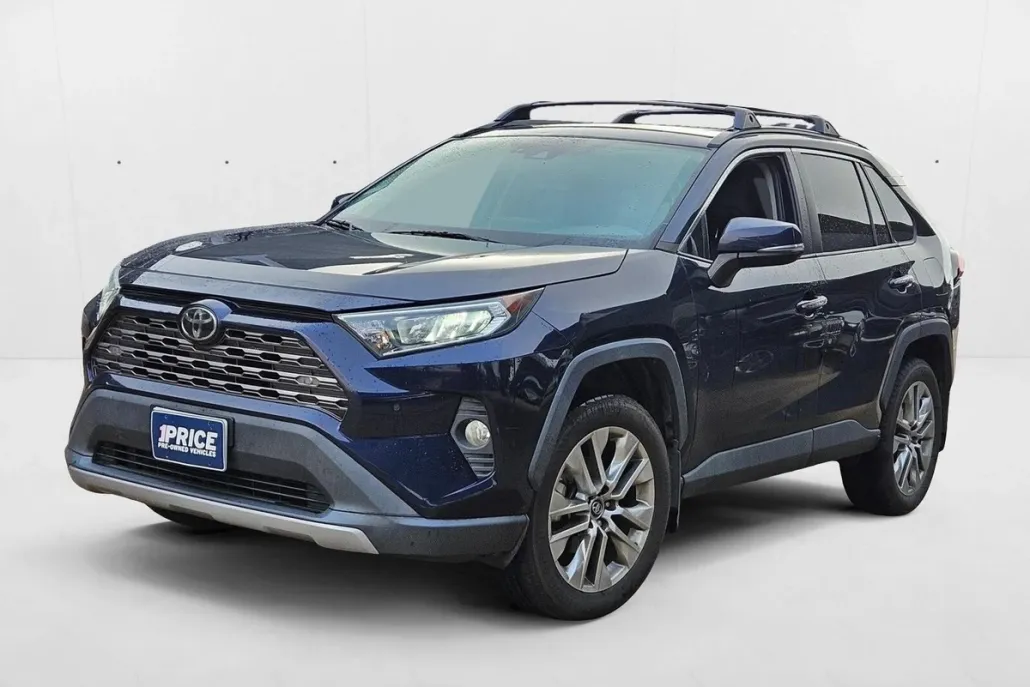 2019 Toyota RAV4 Limited photo 1