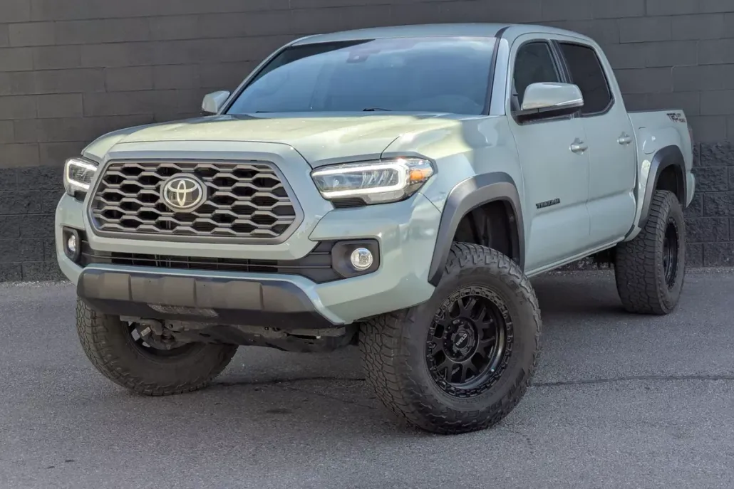 2022 Toyota Tacoma TRD Off-Road photo 1