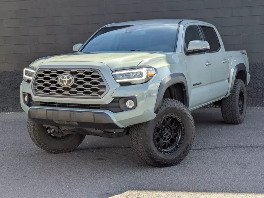 2022 Toyota Tacoma TRD Off-Road photo 1