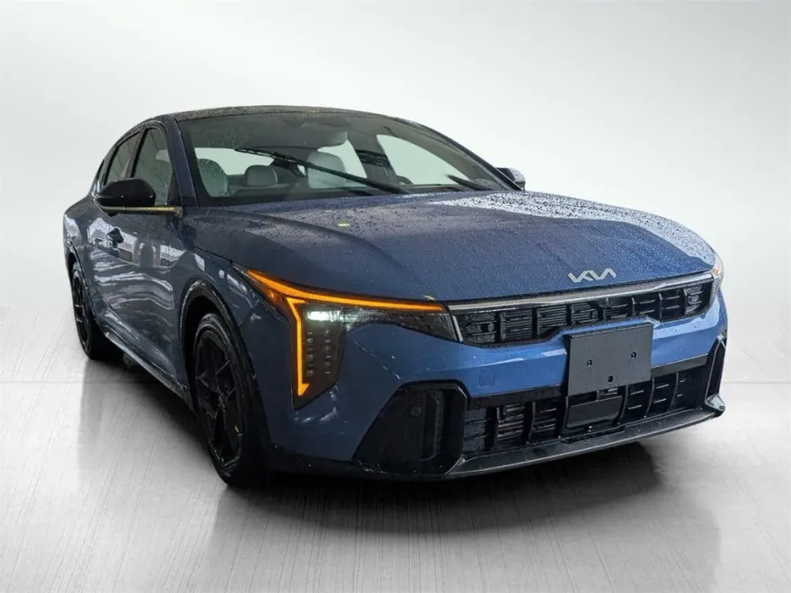 2025 Kia K4 GT-Line Turbo photo 1