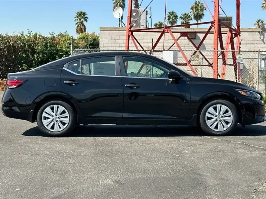 2025 Nissan Sentra S photo 1