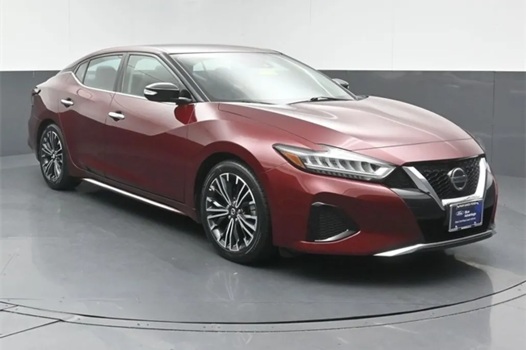 2021 Nissan Maxima SV photo 1