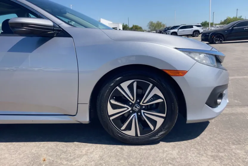 2017 Honda Civic EX-T photo 1
