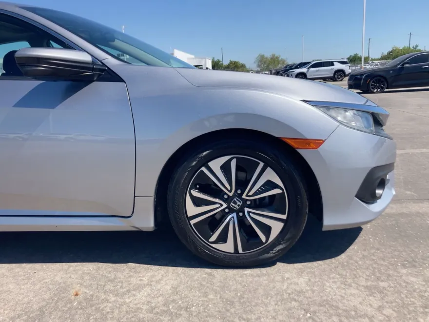 2017 Honda Civic EX-T photo 1