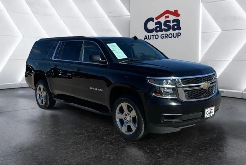 2016 Chevrolet Suburban LS photo 1