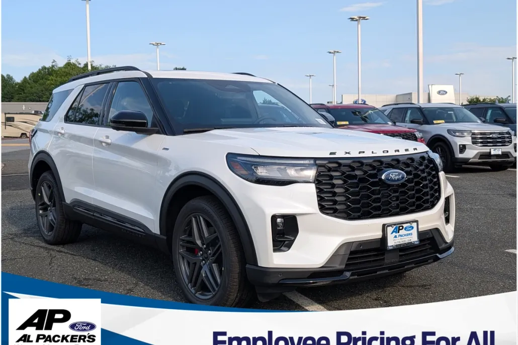 2025 Ford Explorer ST-Line photo 1