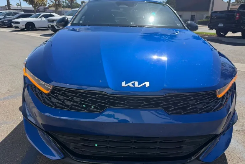 2023 Kia K5 GT-Line photo 1