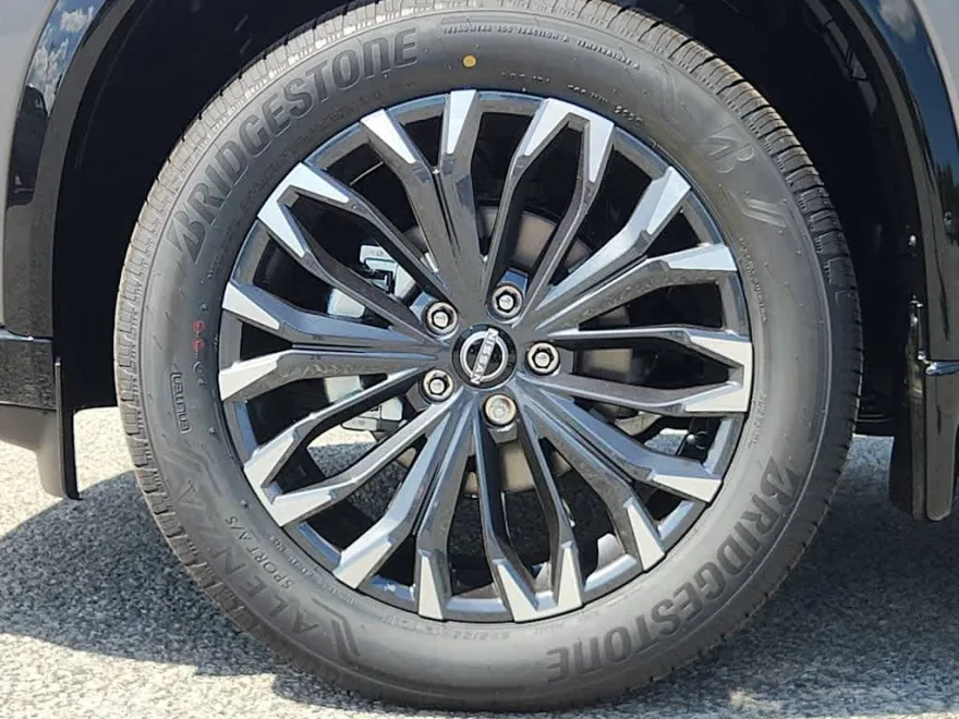 2026 Nissan Rogue Platinum photo 1