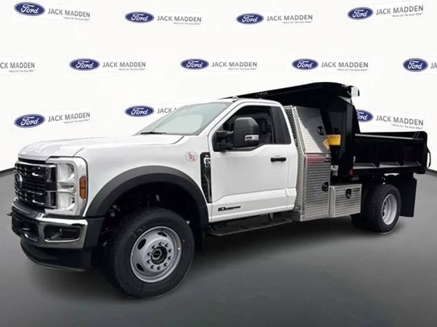 2024 Ford F-600 photo 1