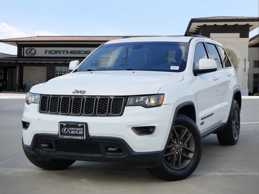 2017 Jeep Grand Cherokee Anniversary Edition photo 1