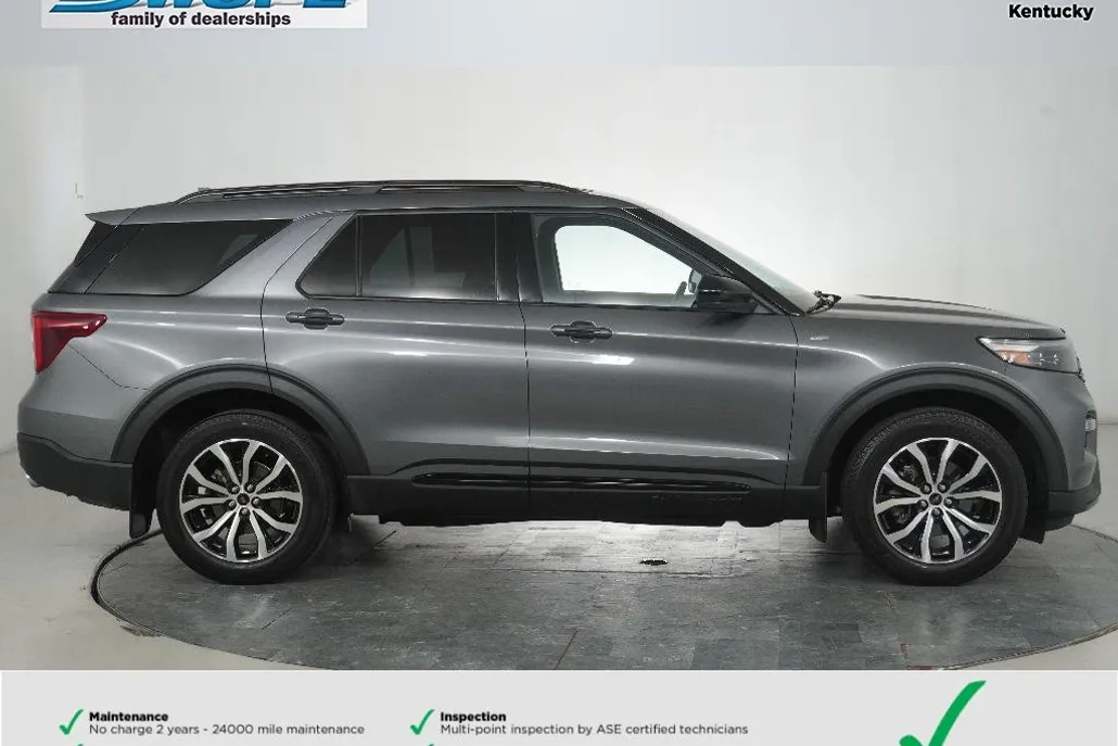 2022 Ford Explorer ST-Line photo 1
