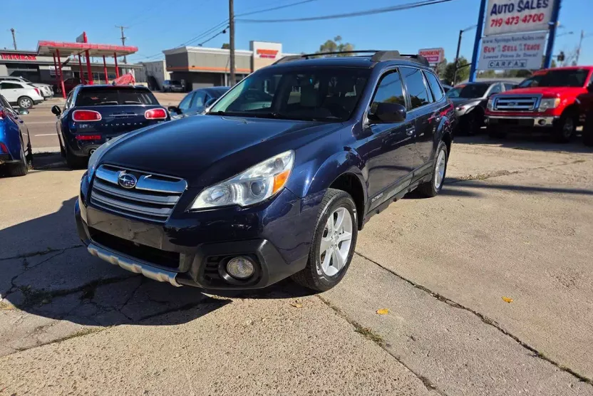 2013 Subaru Outback 3.6R Limited photo 1