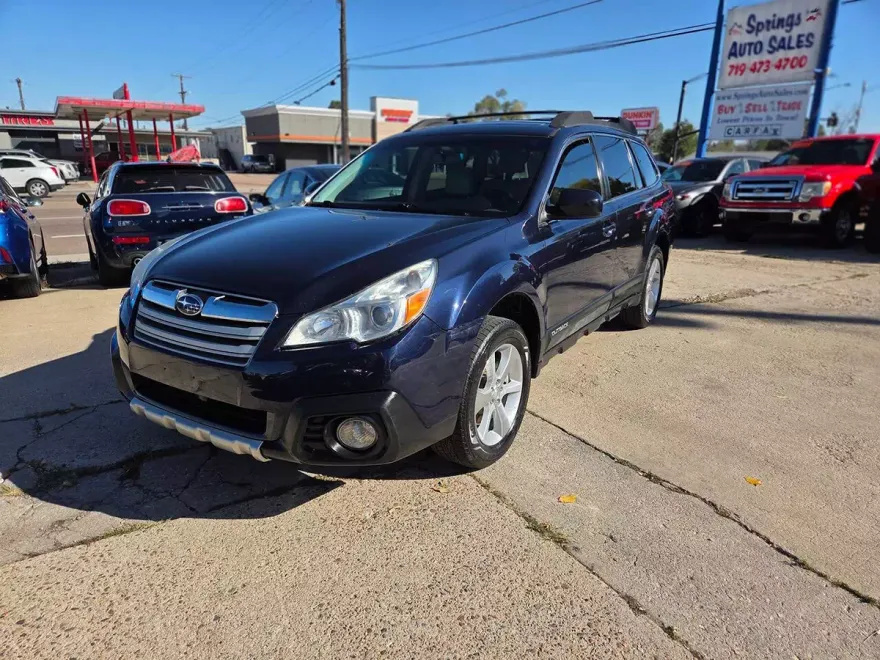 2013 Subaru Outback 3.6R Limited photo 1