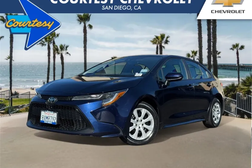 2022 Toyota Corolla LE photo 1