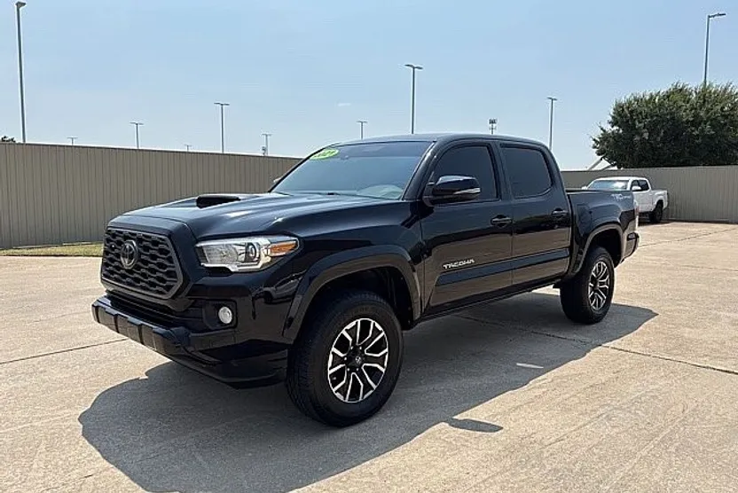 2021 Toyota Tacoma TRD Sport photo 1