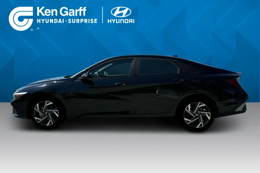 2025 Hyundai Elantra SEL Sport photo 1