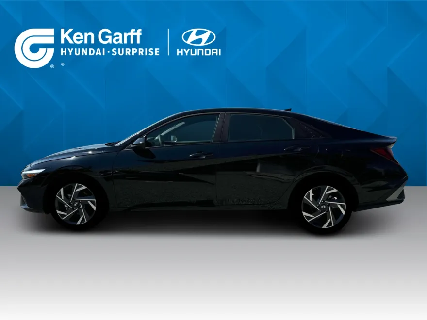 2025 Hyundai Elantra SEL Sport photo 1
