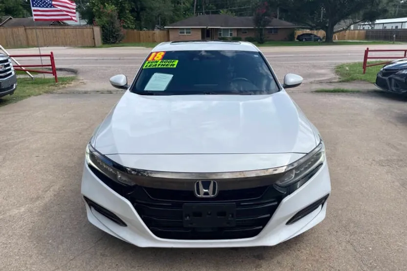 2018 Honda Accord Sport photo 1