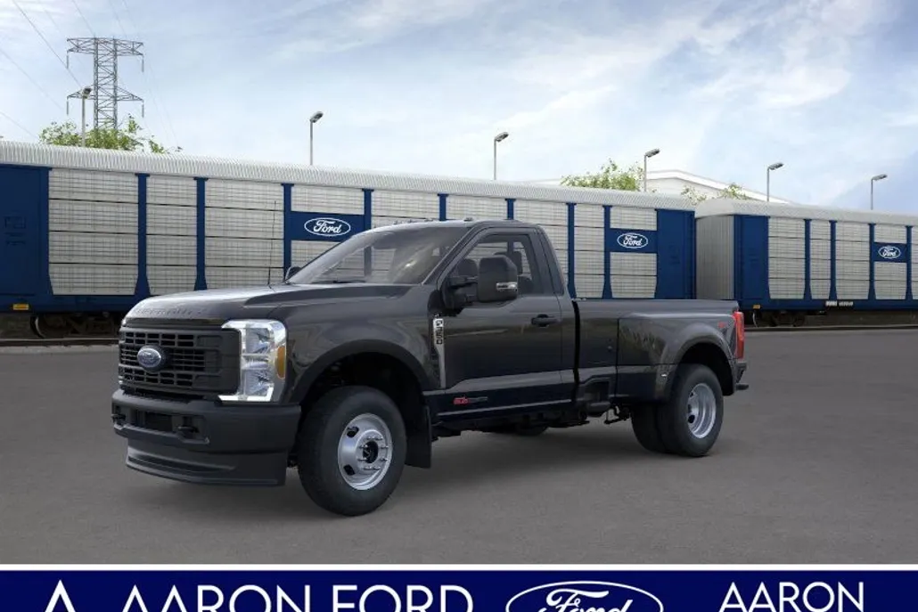 2025 Ford F-350 photo 1
