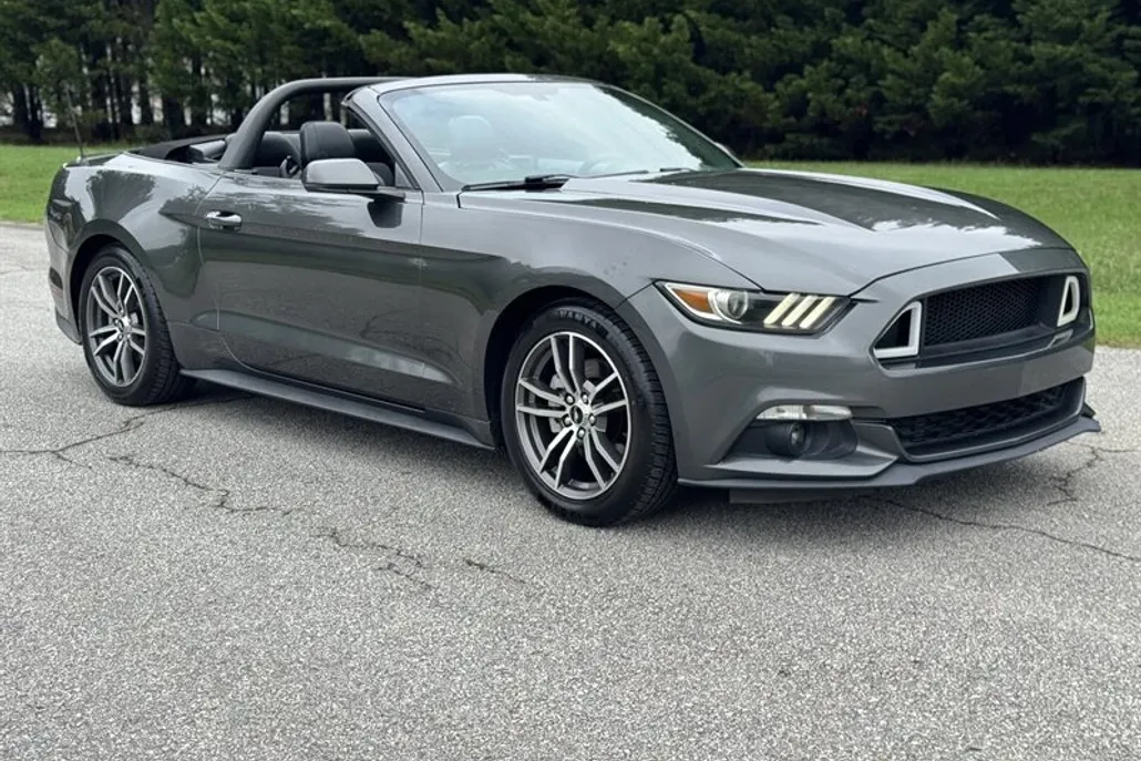 2016 Ford Mustang EcoBoost Premium photo 1