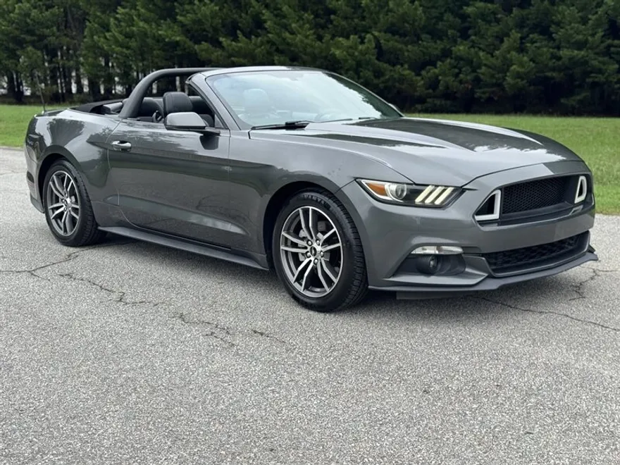 2016 Ford Mustang EcoBoost Premium photo 1