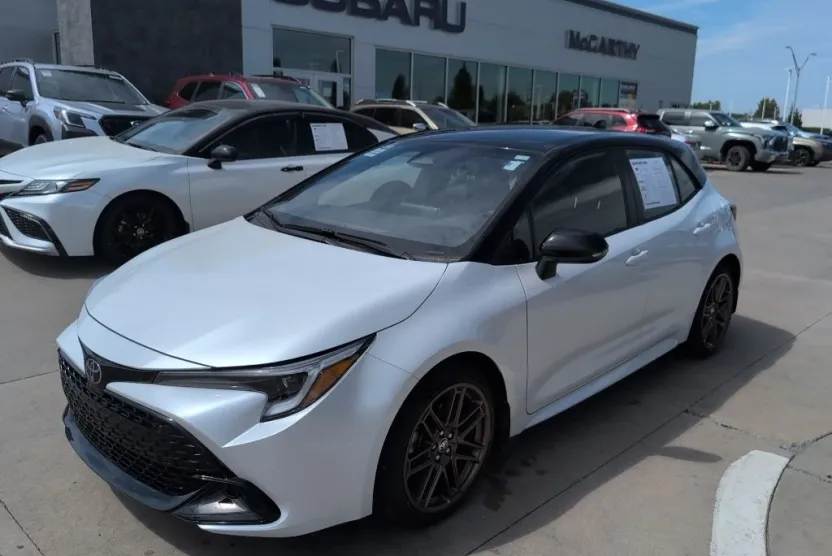 2024 Toyota Corolla SE photo 1