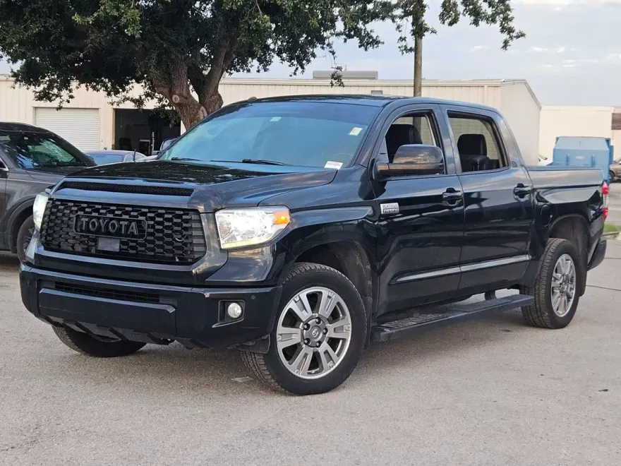 2017 Toyota Tundra Platinum CrewMax photo 1