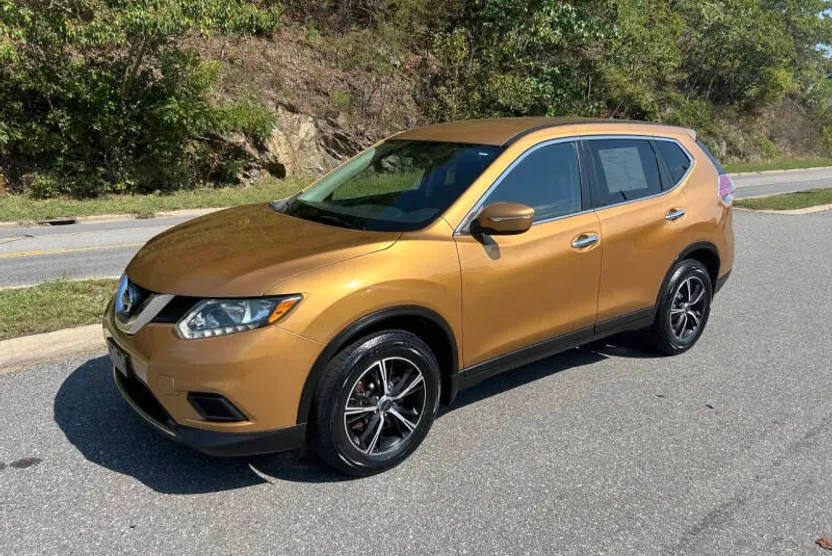 2014 Nissan Rogue S photo 1