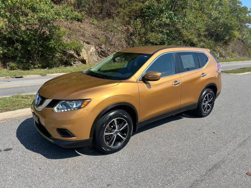 2014 Nissan Rogue S photo 1
