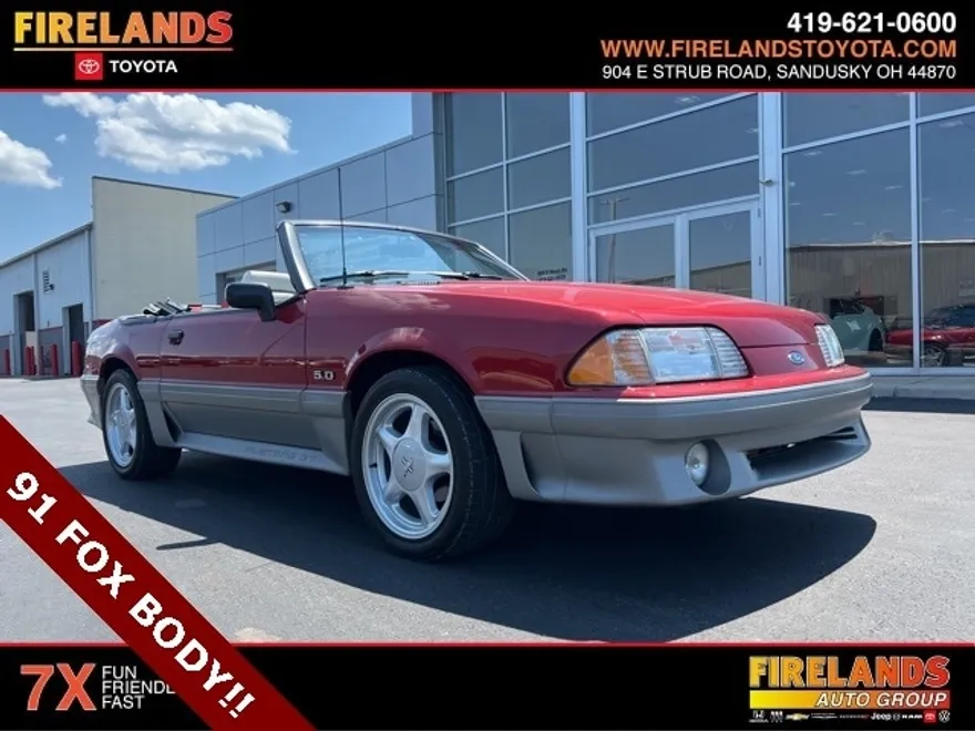 1991 Ford Mustang GT Convertible photo 1