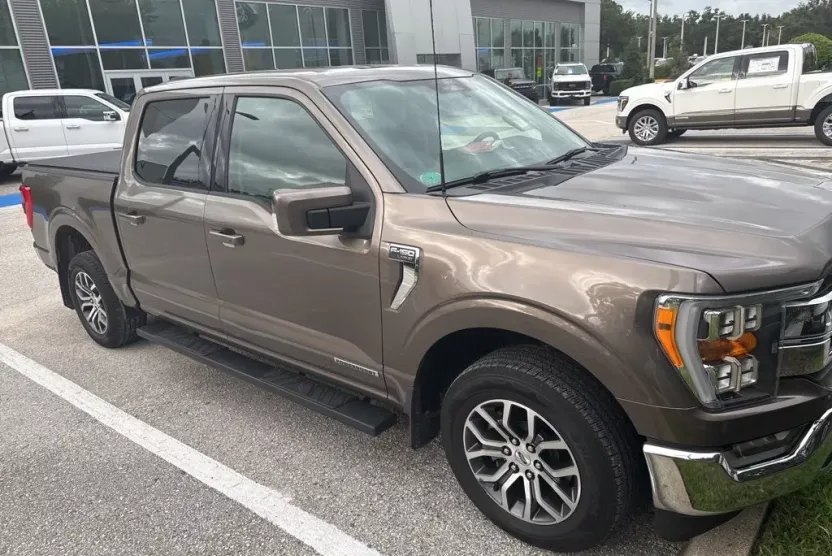 2022 Ford F-150 Lariat photo 1
