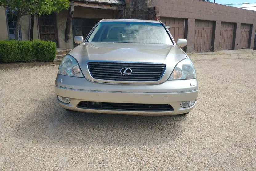 2001 Lexus LS 430 photo 1